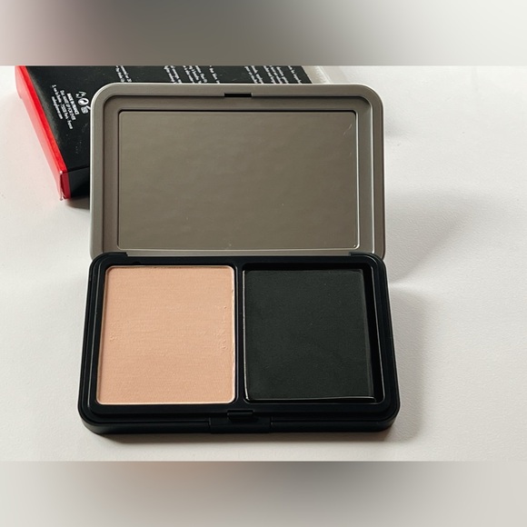 BRAND NEW MAKEUP FOREVER BLURRING POWDER FUNDATION - Picture 3 of 5